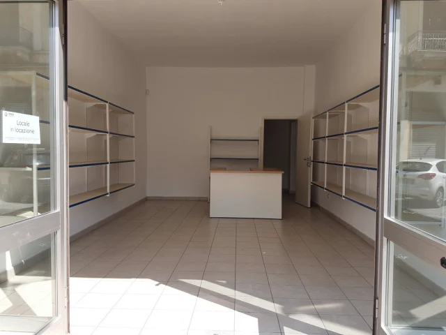 Retail for rent in San Giovanni La Punta Centro — 3
