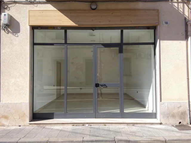 Retail for rent in San Giovanni La Punta Centro — 2
