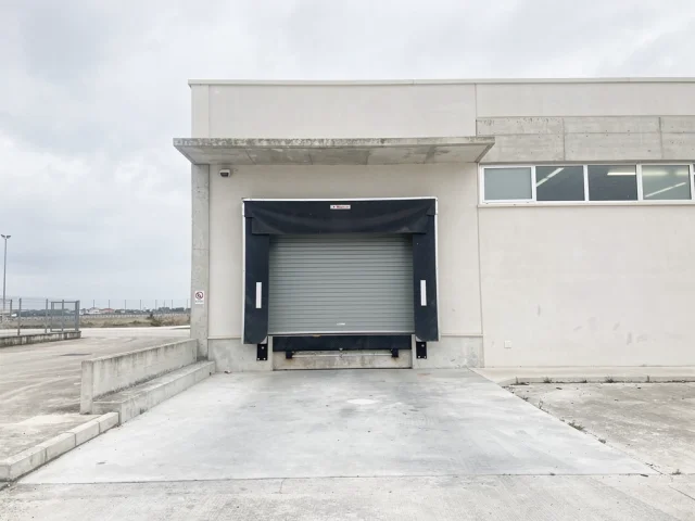 Warehouse for sale in Misterbianco Zona commerciale — 1