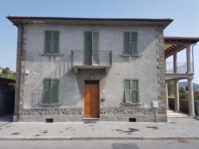 SFR for sale in Ragalna Centro — 2