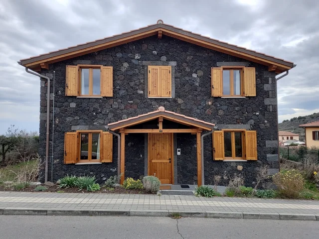 Cabin for sale in Ragalna Santa Barbara — 2