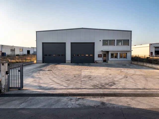 Magazzino in vendita a Misterbianco Zona commerciale — 4