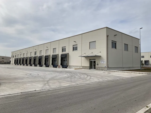 Warehouse for sale in Misterbianco Zona commerciale — 1